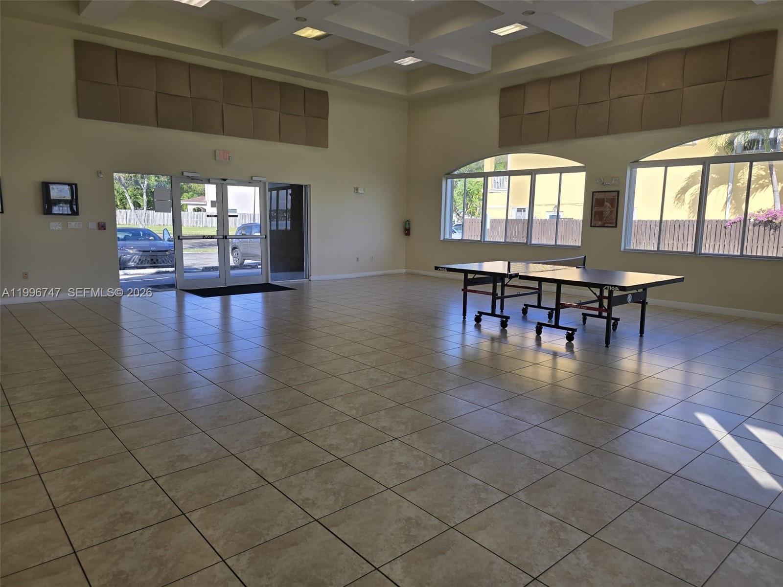 TWIN LAKE SHORES SOUTH - Residential