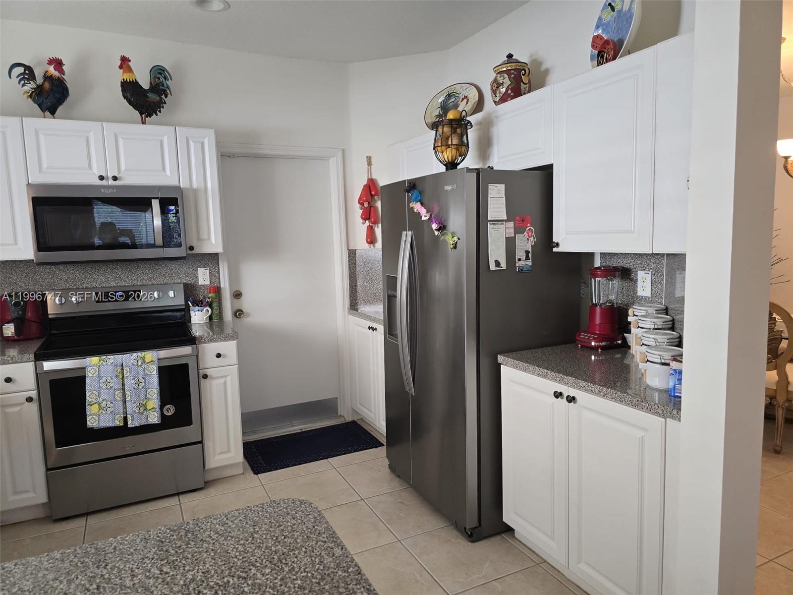 TWIN LAKE SHORES SOUTH - Residential