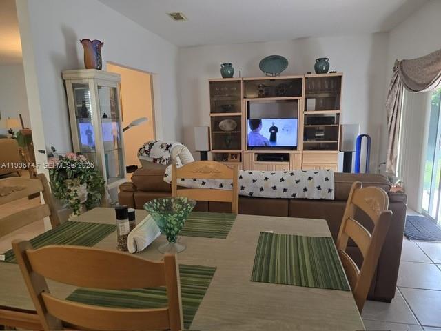 TWIN LAKE SHORES SOUTH - Residential