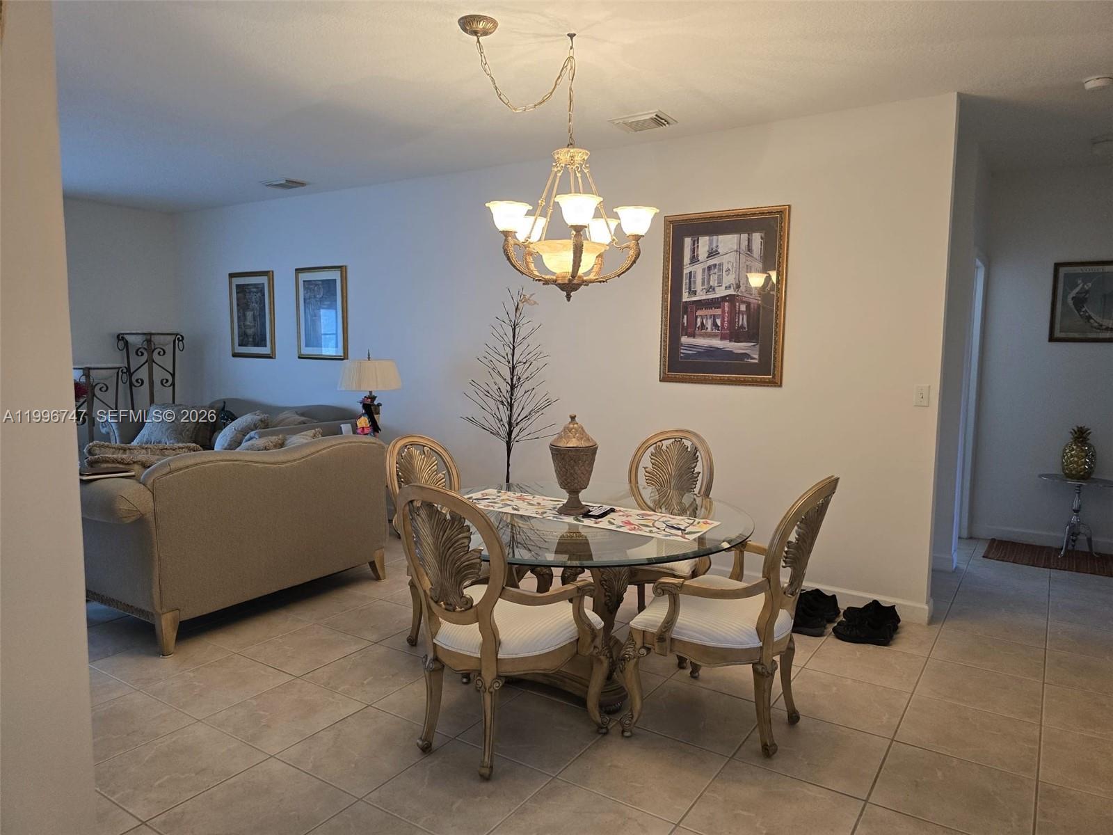 TWIN LAKE SHORES SOUTH - Residential