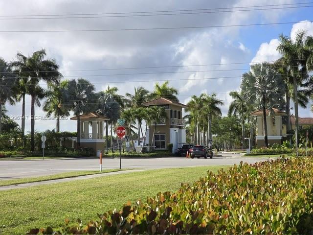 TWIN LAKE SHORES SOUTH - Residential