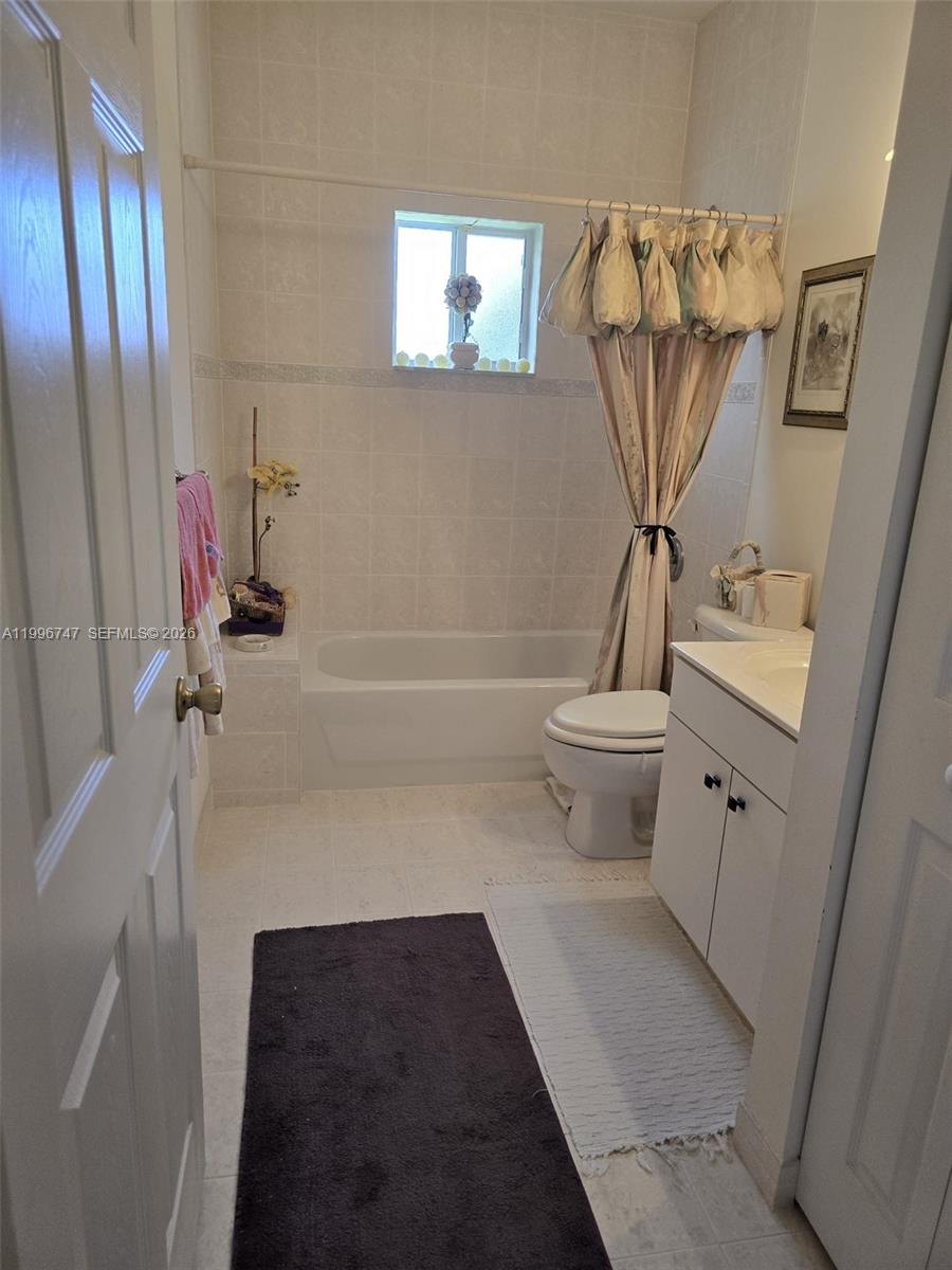 TWIN LAKE SHORES SOUTH - Residential