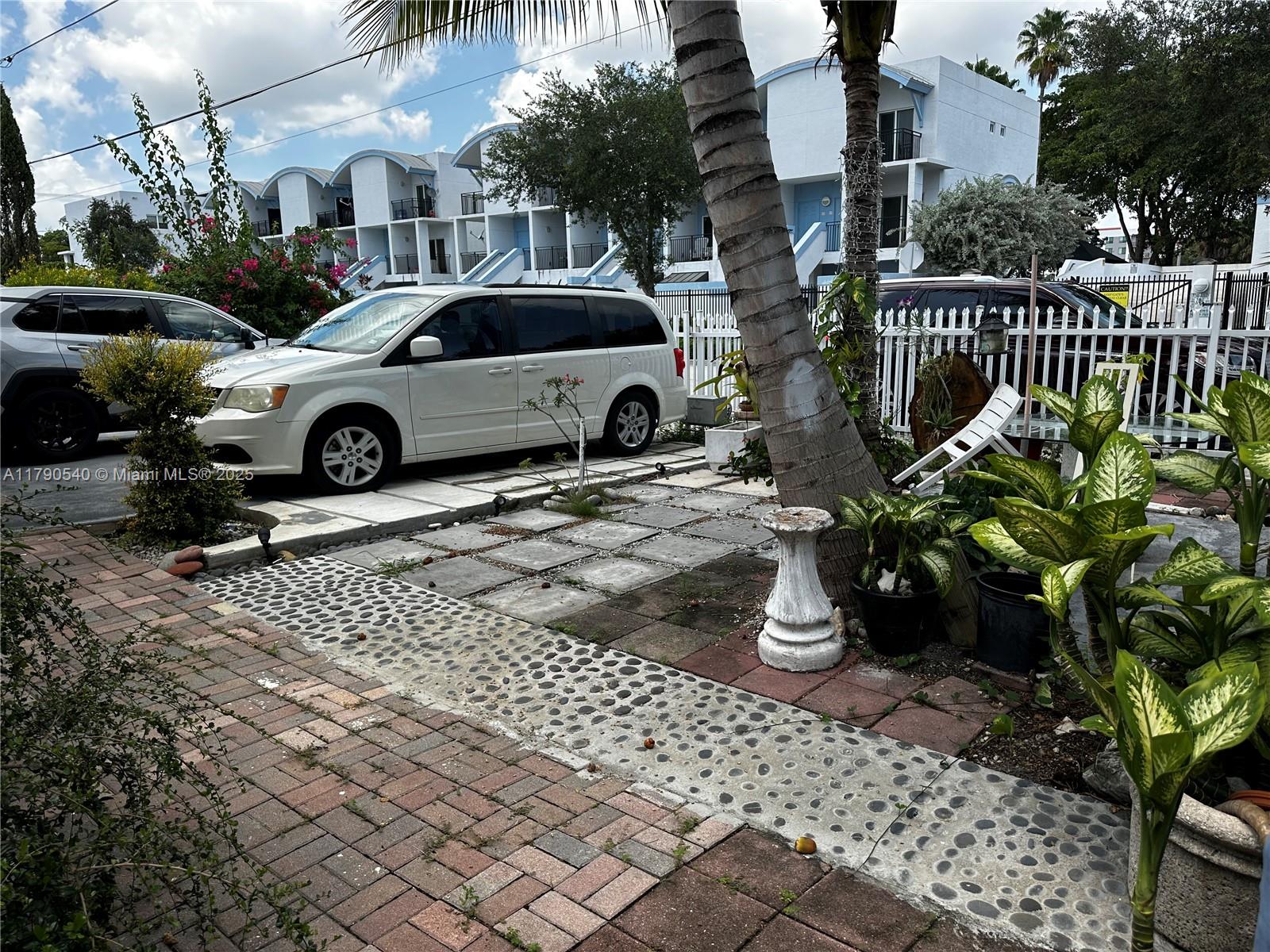 ORANGE HEIGHTS - Residential