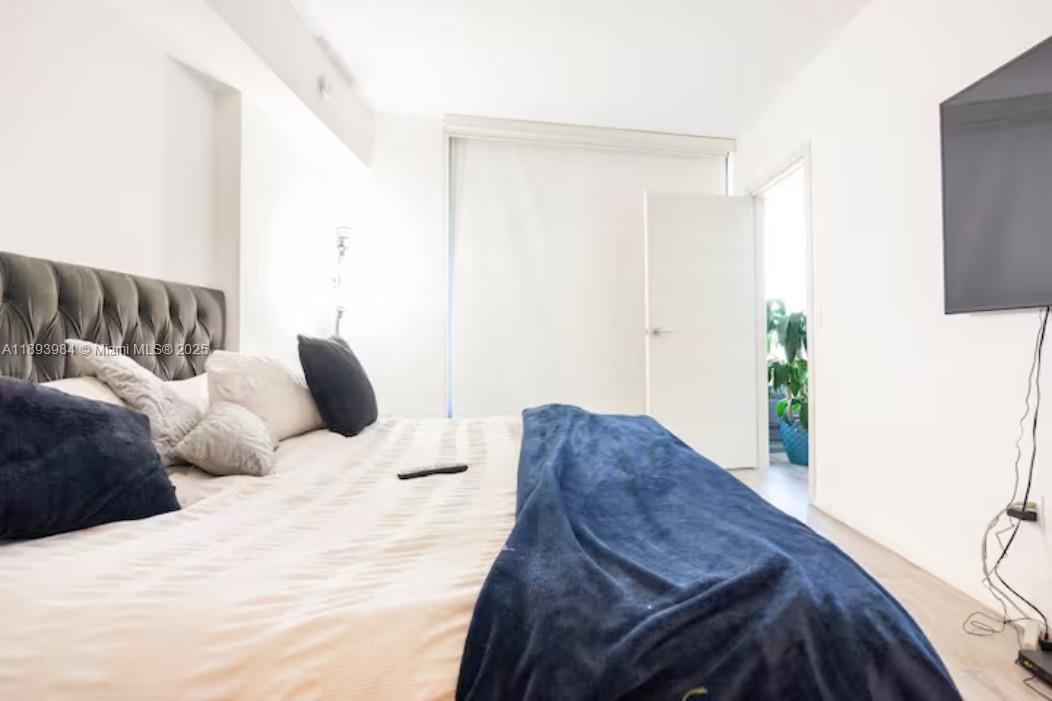 801 SMA RESIDENCES CONDO - Residential