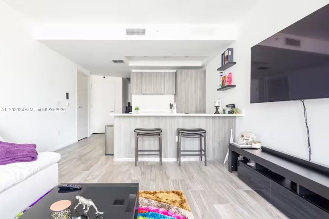 801 SMA RESIDENCES CONDO - Residential