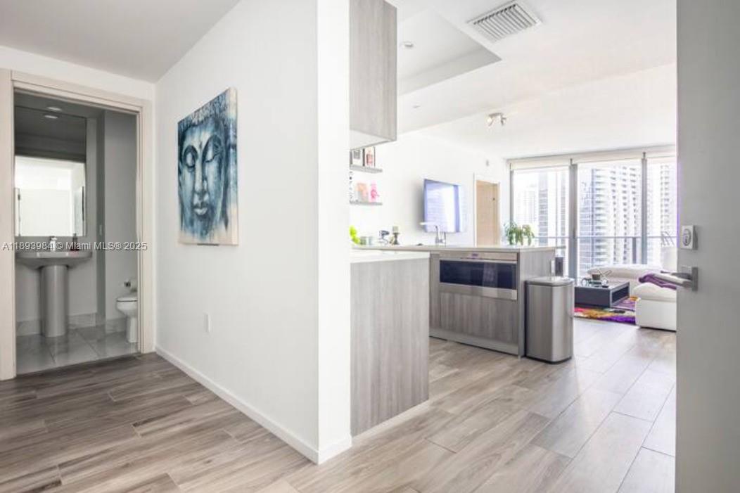801 SMA RESIDENCES CONDO - Residential