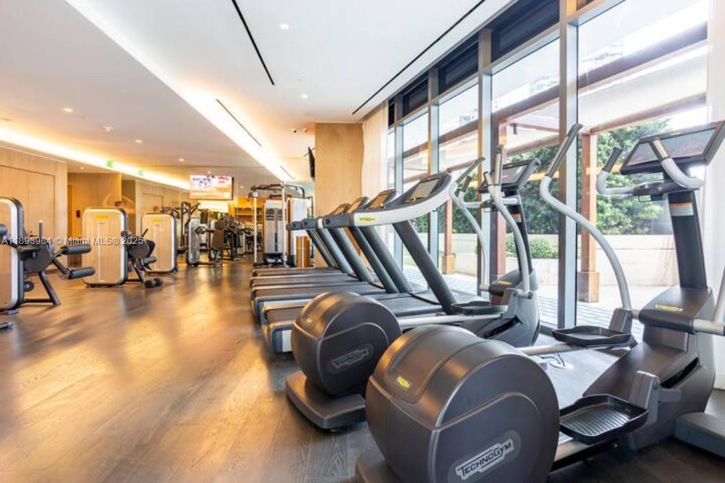 801 SMA RESIDENCES CONDO - Residential