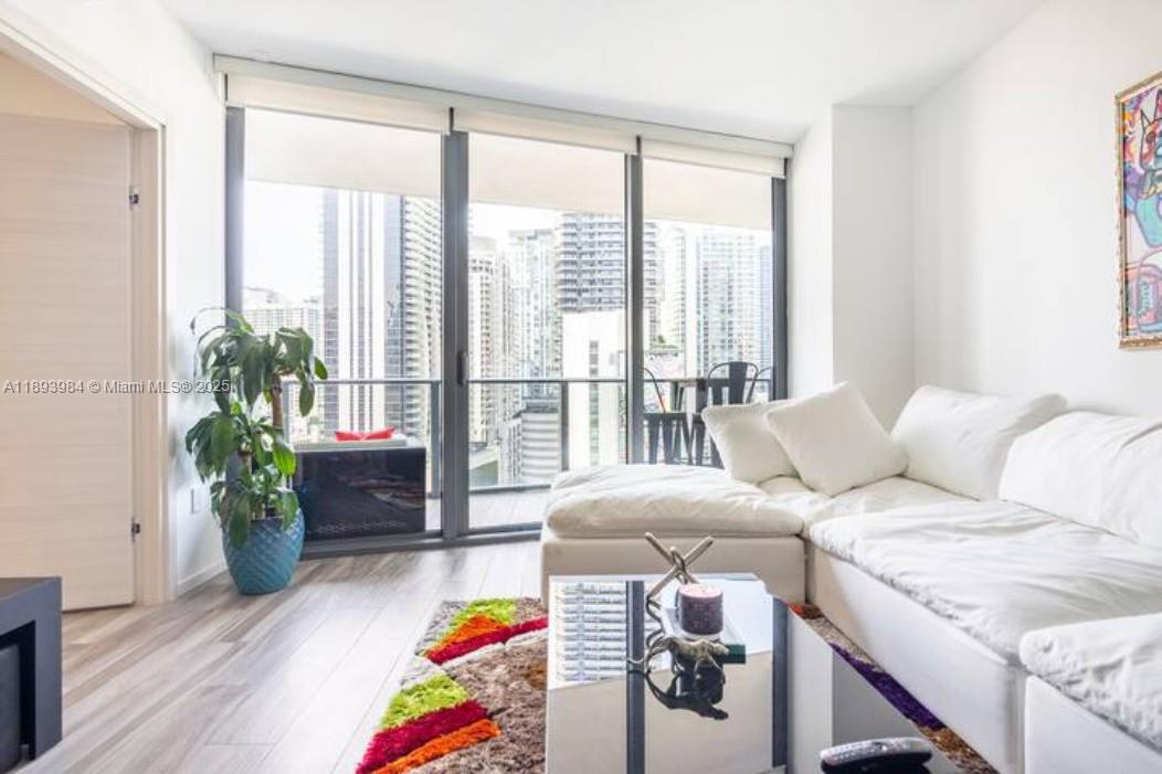 801 SMA RESIDENCES CONDO - Residential
