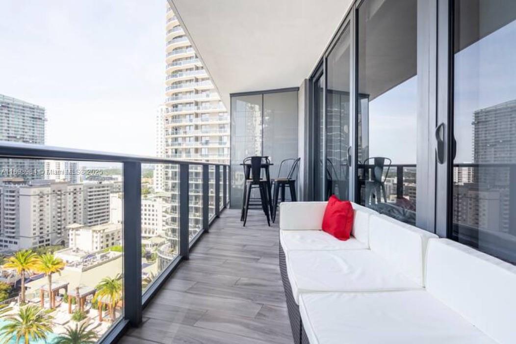 801 SMA RESIDENCES CONDO - Residential