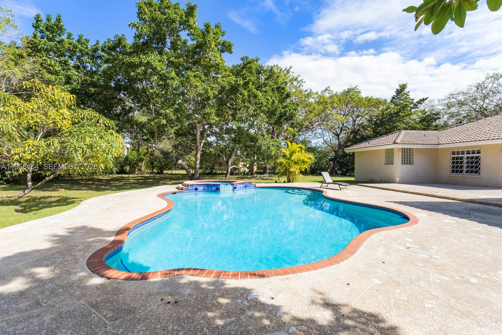 PINE TREE ESTATES - Residential