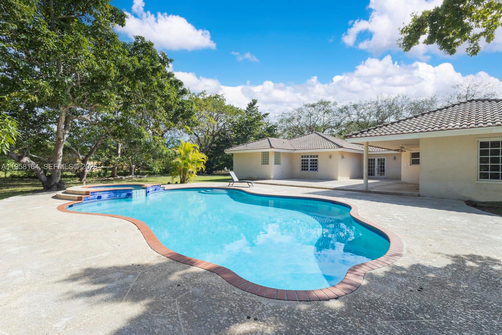 PINE TREE ESTATES - Residential