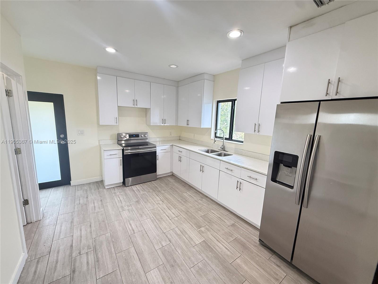 542 NW 35th St UPSTAIRS