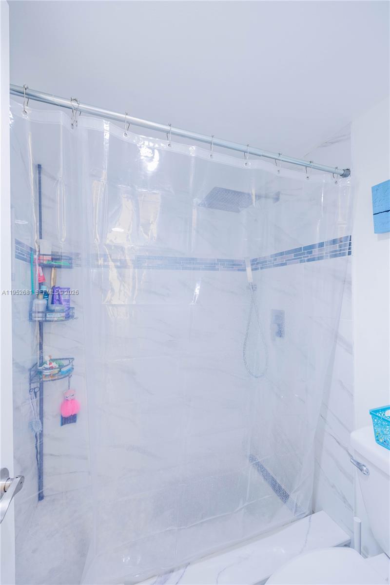 LIME BAY CONDOMINIUM 6 - Residential