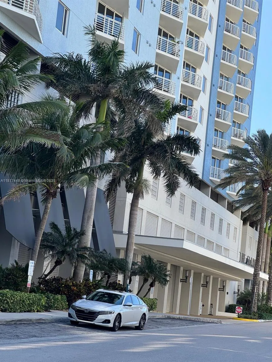 West Palm Beach, Florida 33401, United States, 1 Bedroom Bedrooms, ,1 BathroomBathrooms,Residential,Active,146537