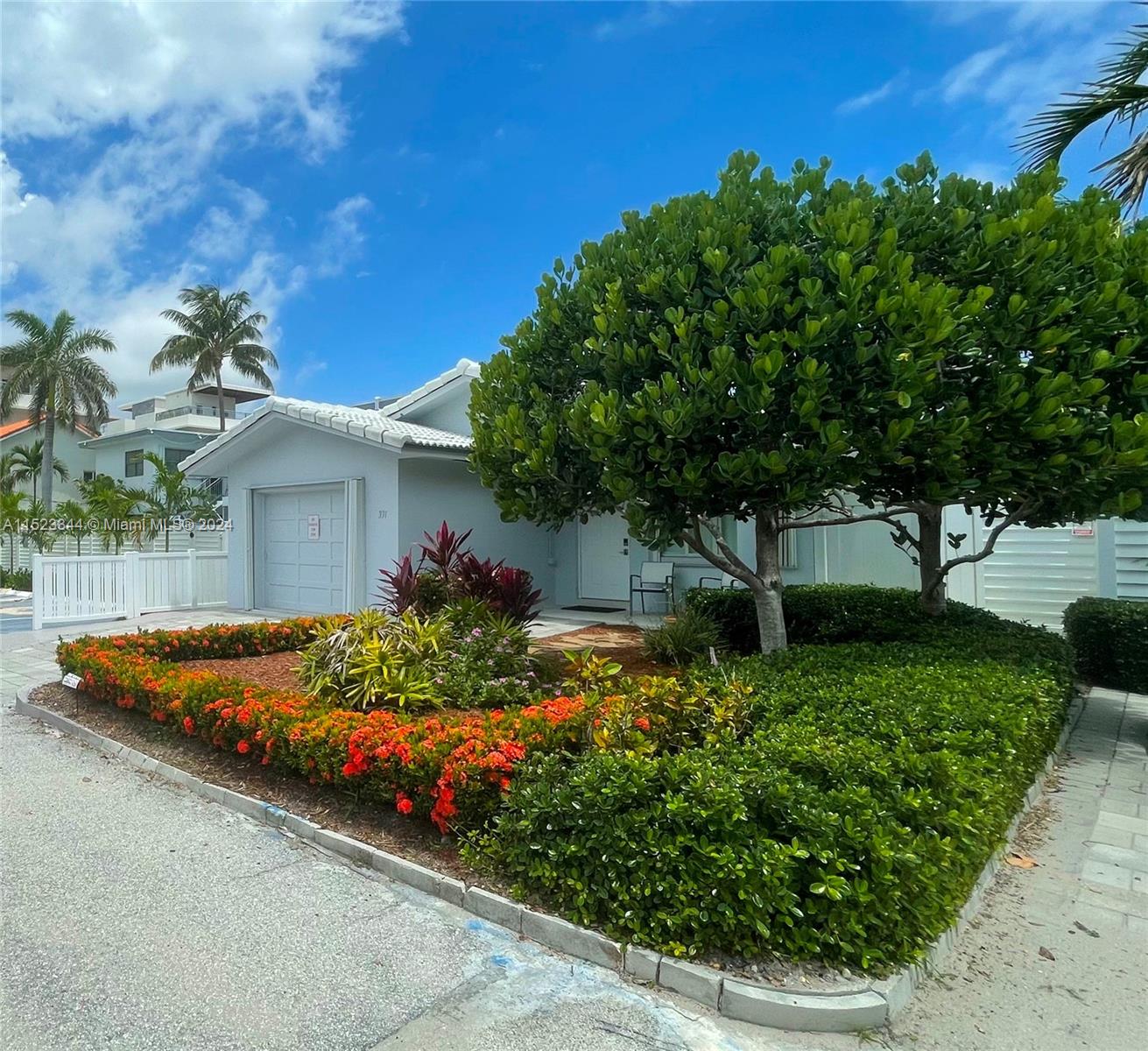 HOLLYWOOD CENTRAL BEACH - Residential Lease