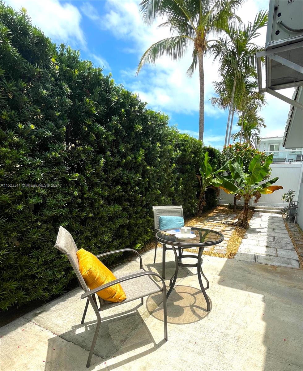 HOLLYWOOD CENTRAL BEACH - Residential Lease