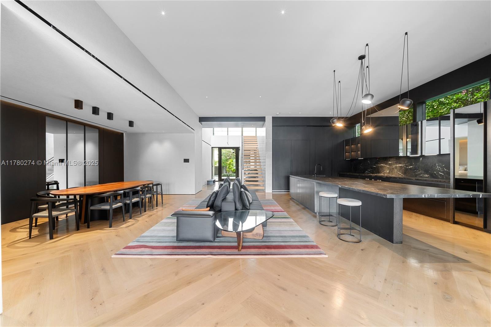247 E Rivo Alto Dr