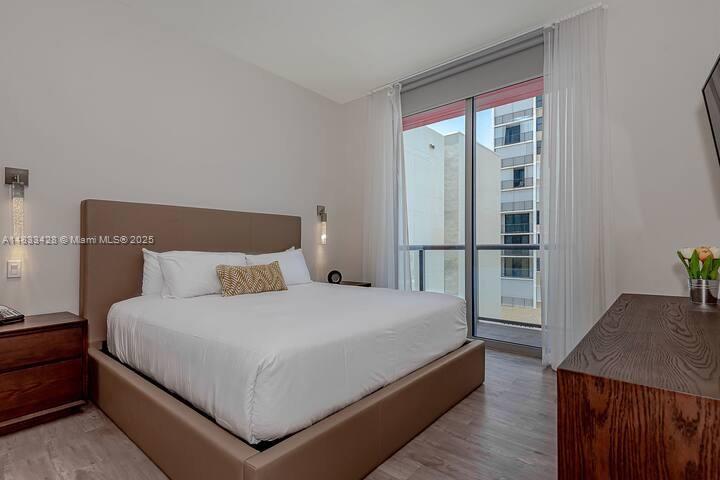 COSTA HOLLYWOOD CONDO - Residential