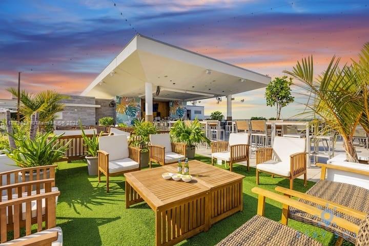 COSTA HOLLYWOOD CONDO - Residential