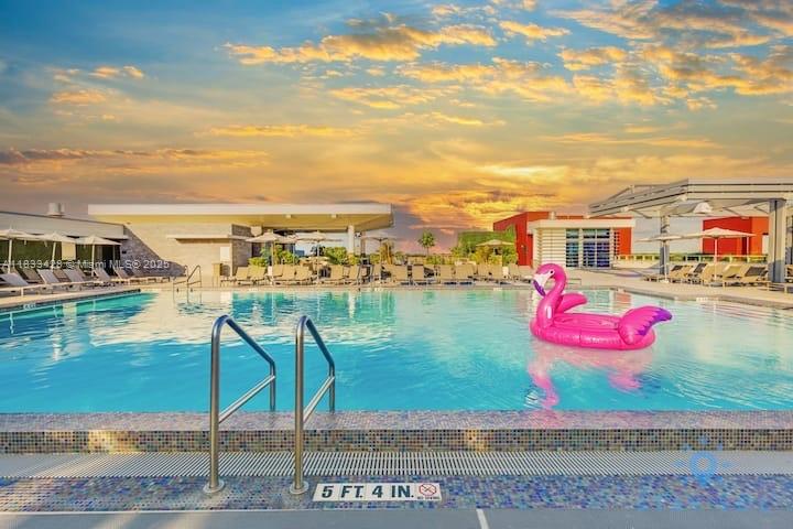 COSTA HOLLYWOOD CONDO - Residential