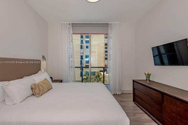 COSTA HOLLYWOOD CONDO - Residential