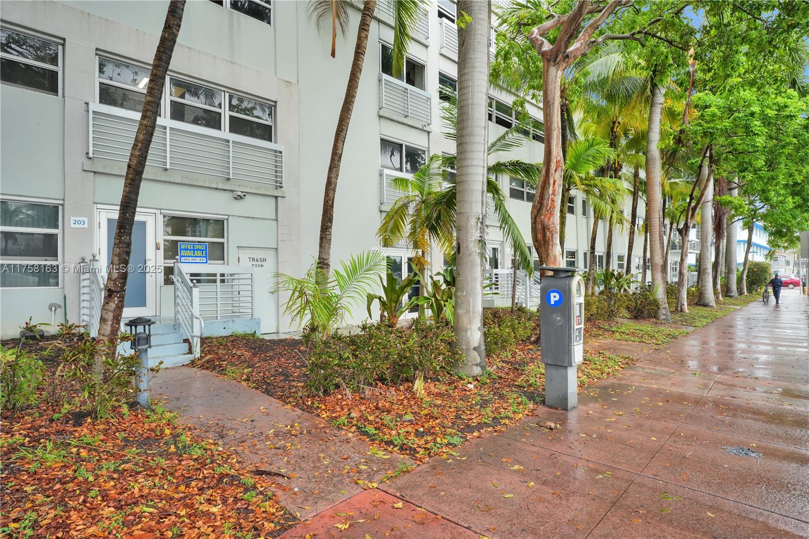 4332 Collins Ave 203, Miami Beach, Miami-Dade County, Florida - 3 Bedrooms  
3 Bathrooms - 