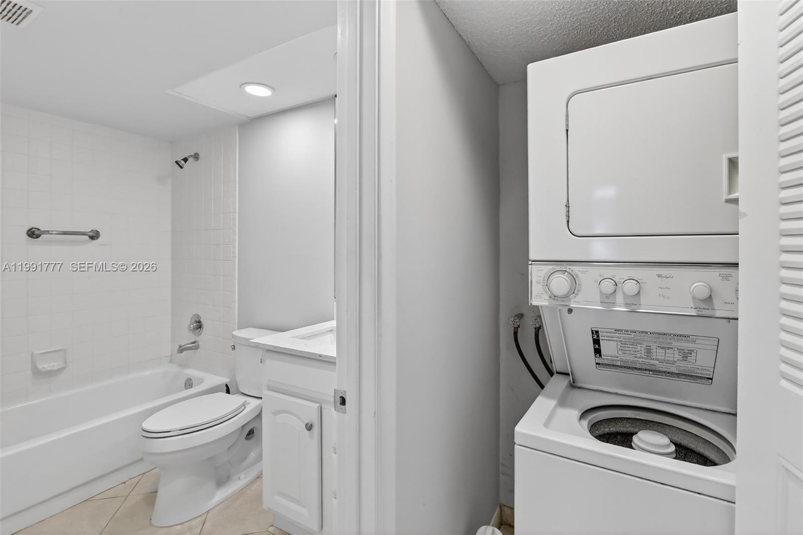 CAMBRIDGE AT CENTURY - Residential