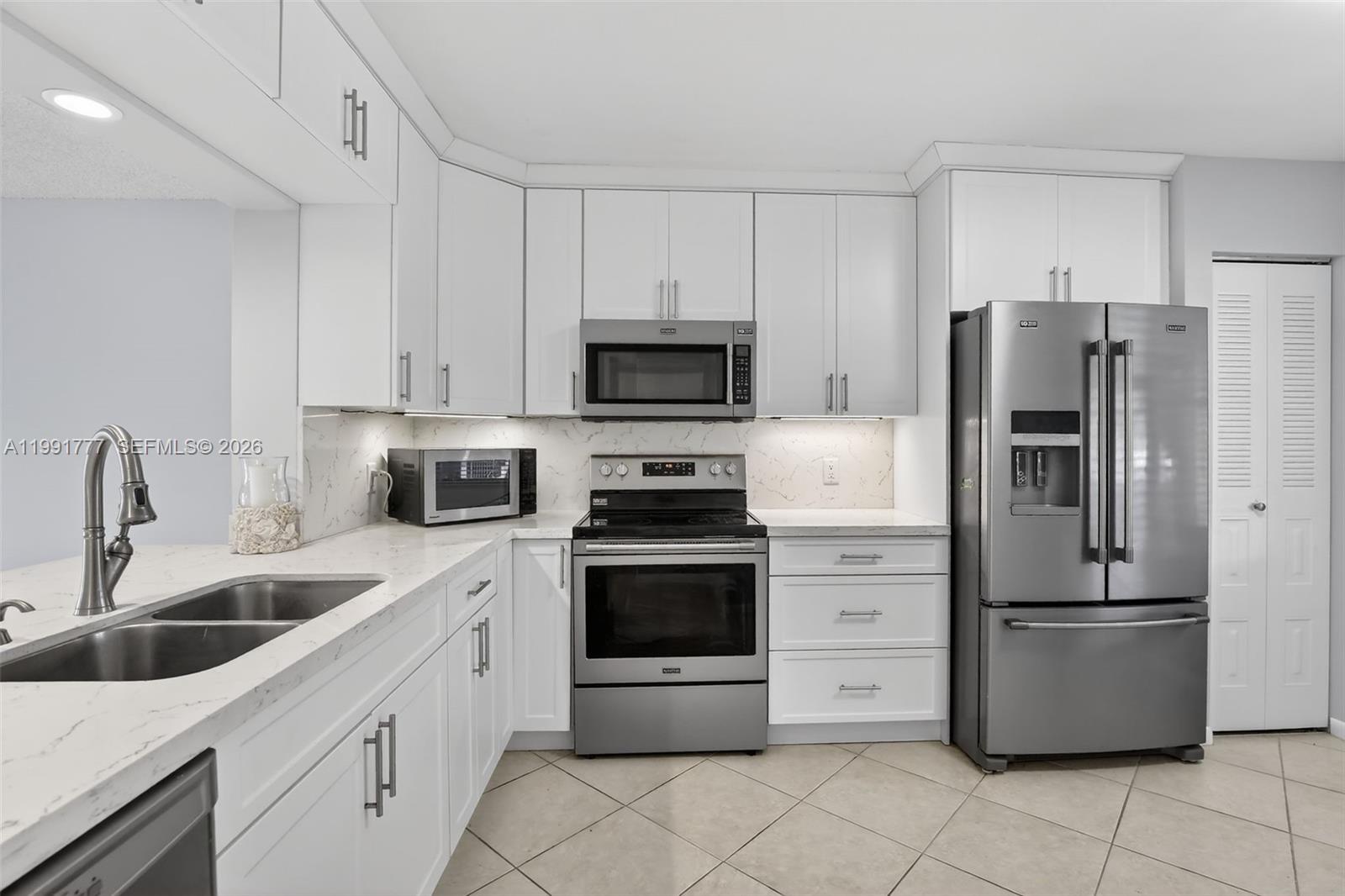 CAMBRIDGE AT CENTURY - Residential