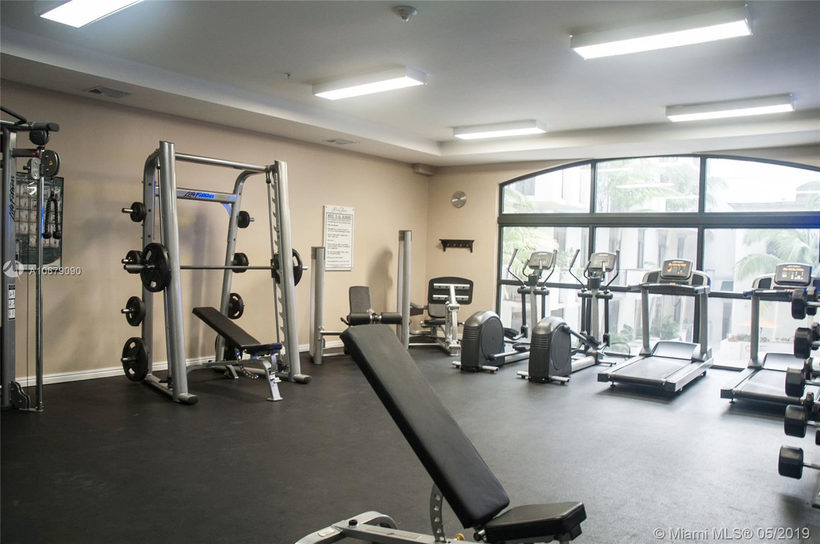 THE PONCE TOWER CONDO - Residential