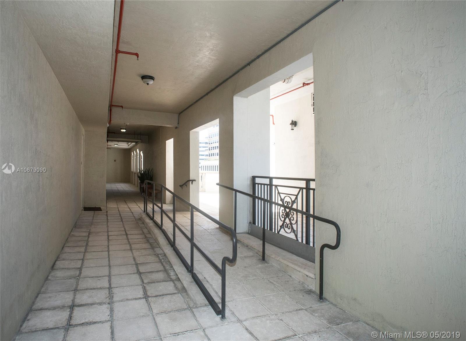 THE PONCE TOWER CONDO - Residential