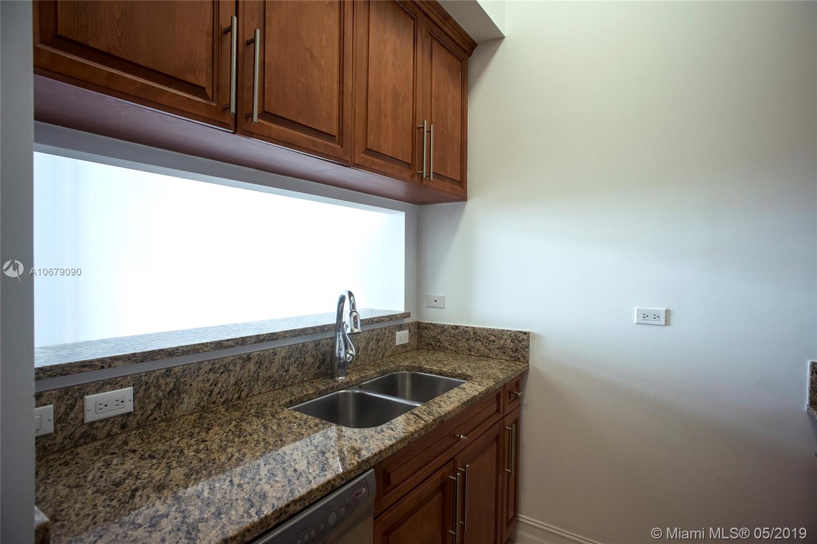 THE PONCE TOWER CONDO - Residential