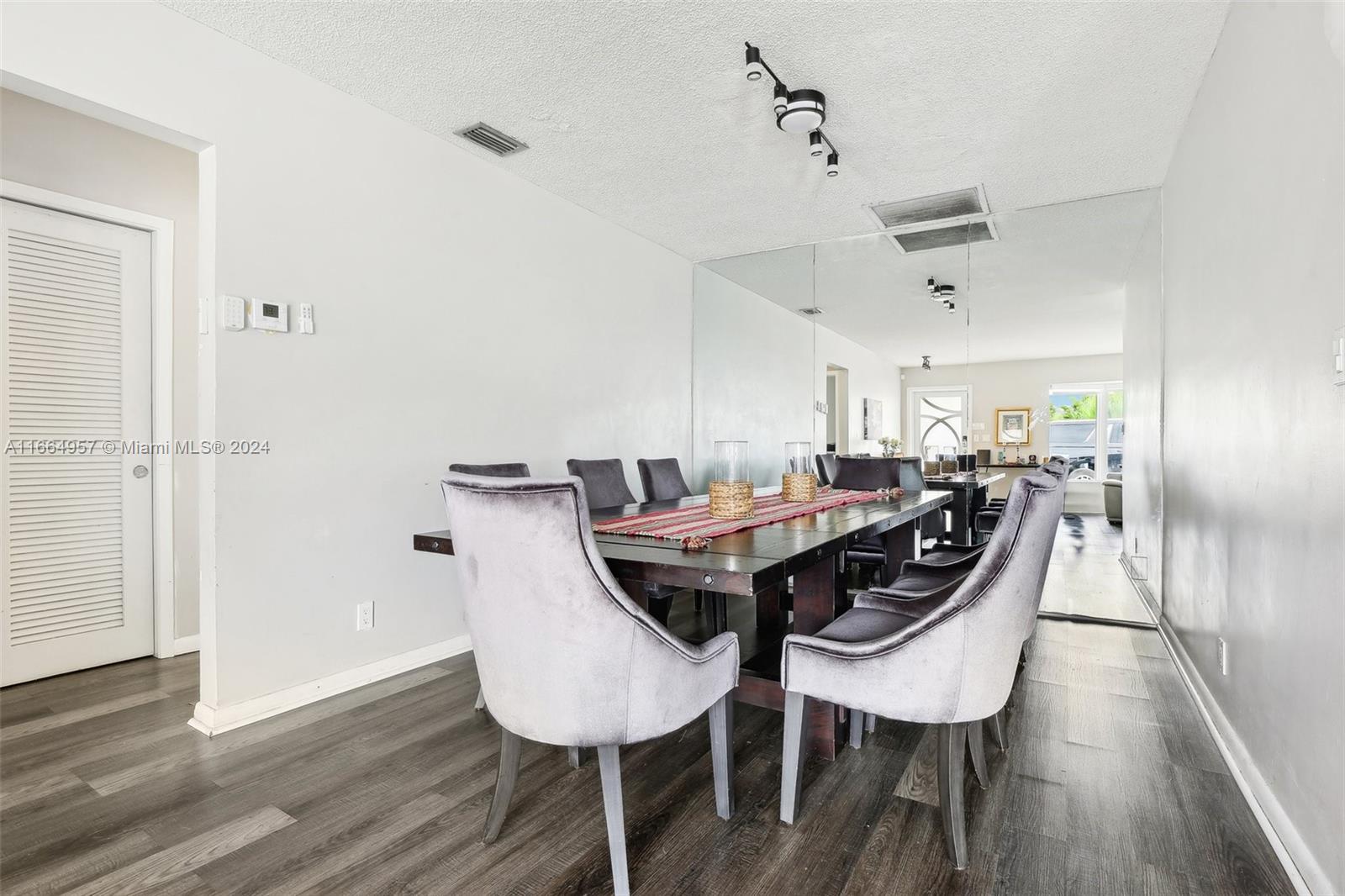 HOLLYWOOD HILLS AMEN PLAT - Residential