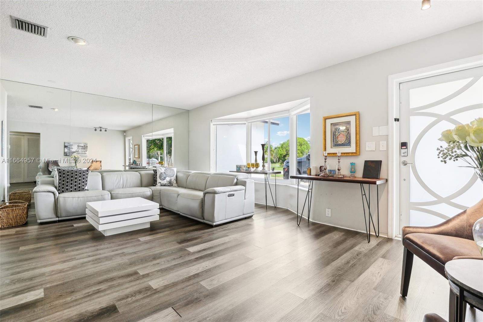 HOLLYWOOD HILLS AMEN PLAT - Residential
