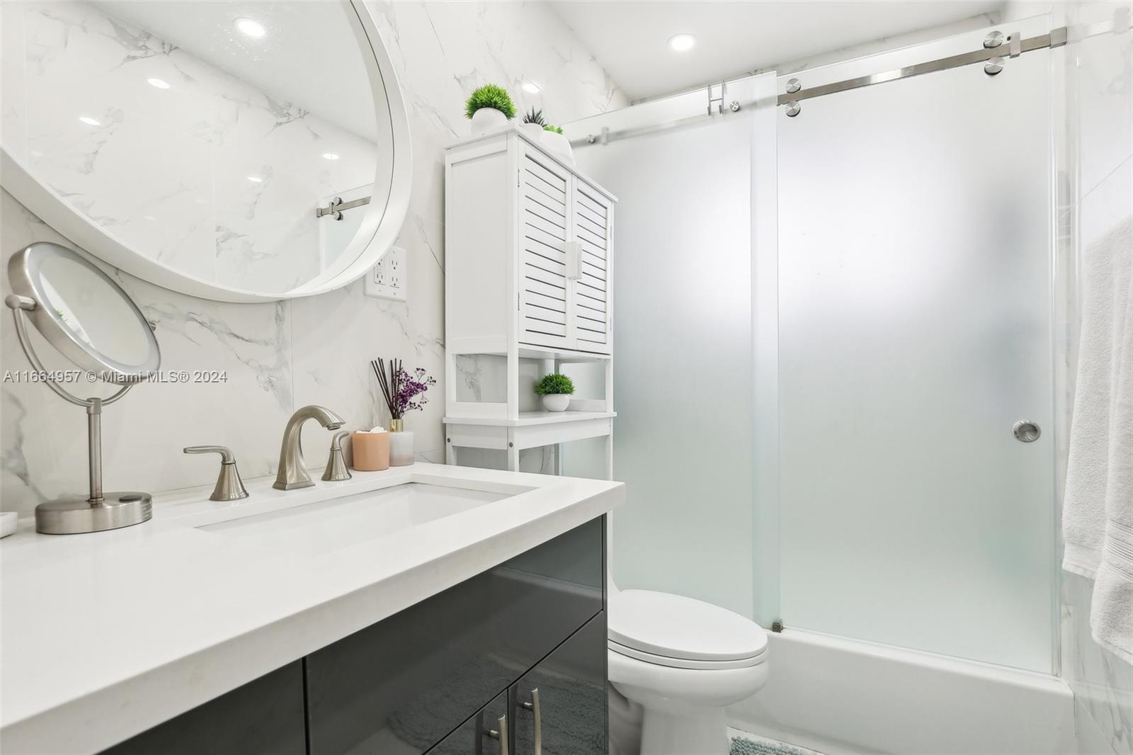 HOLLYWOOD HILLS AMEN PLAT - Residential