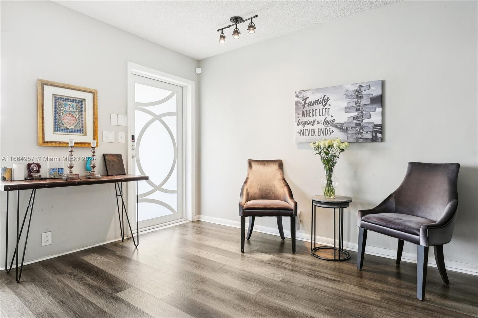 HOLLYWOOD HILLS AMEN PLAT - Residential