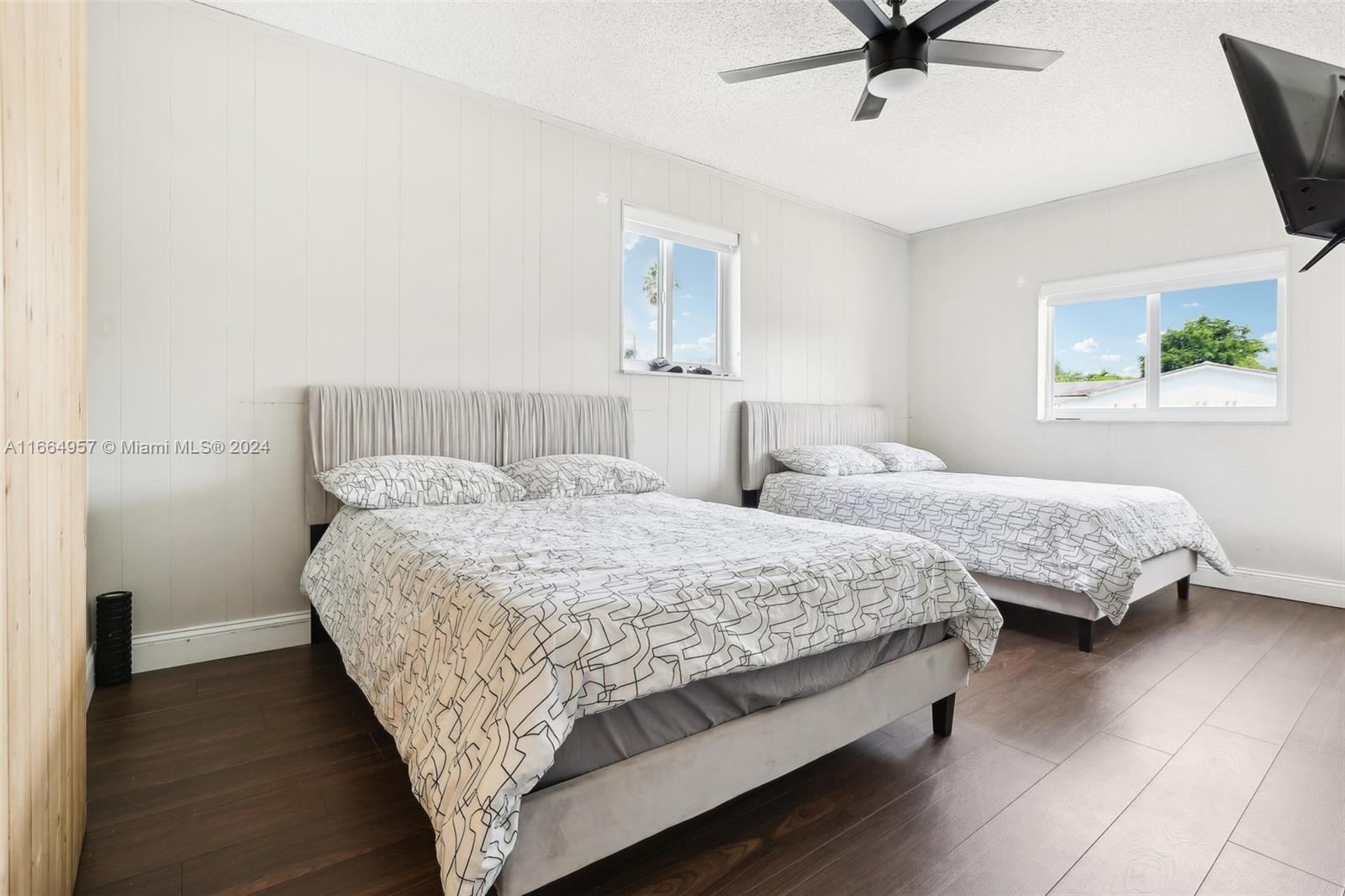 HOLLYWOOD HILLS AMEN PLAT - Residential