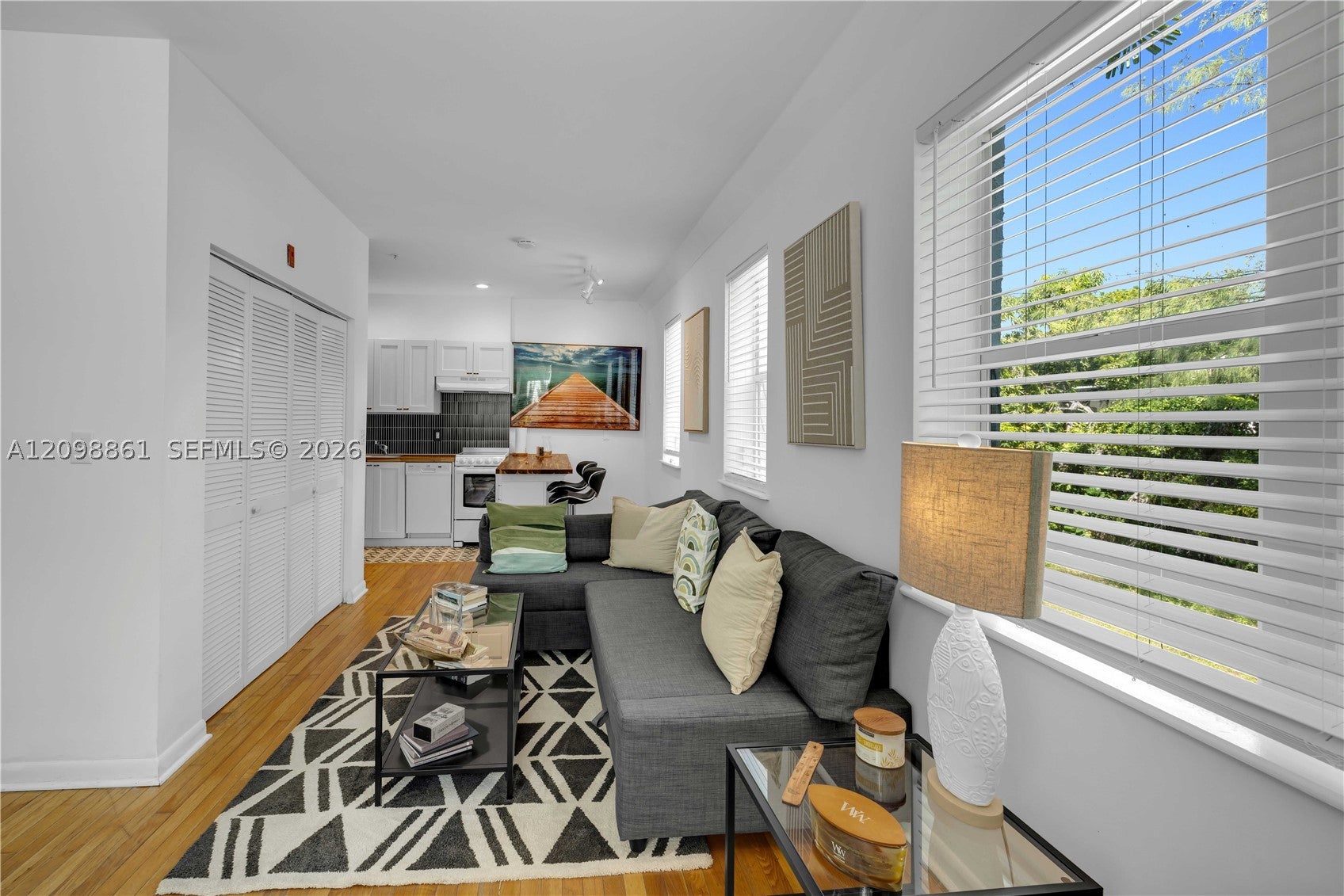 1521 Lenox Ave 209, Miami Beach, FL, 33139/$229,000 4 1521 Lenox Ave 209