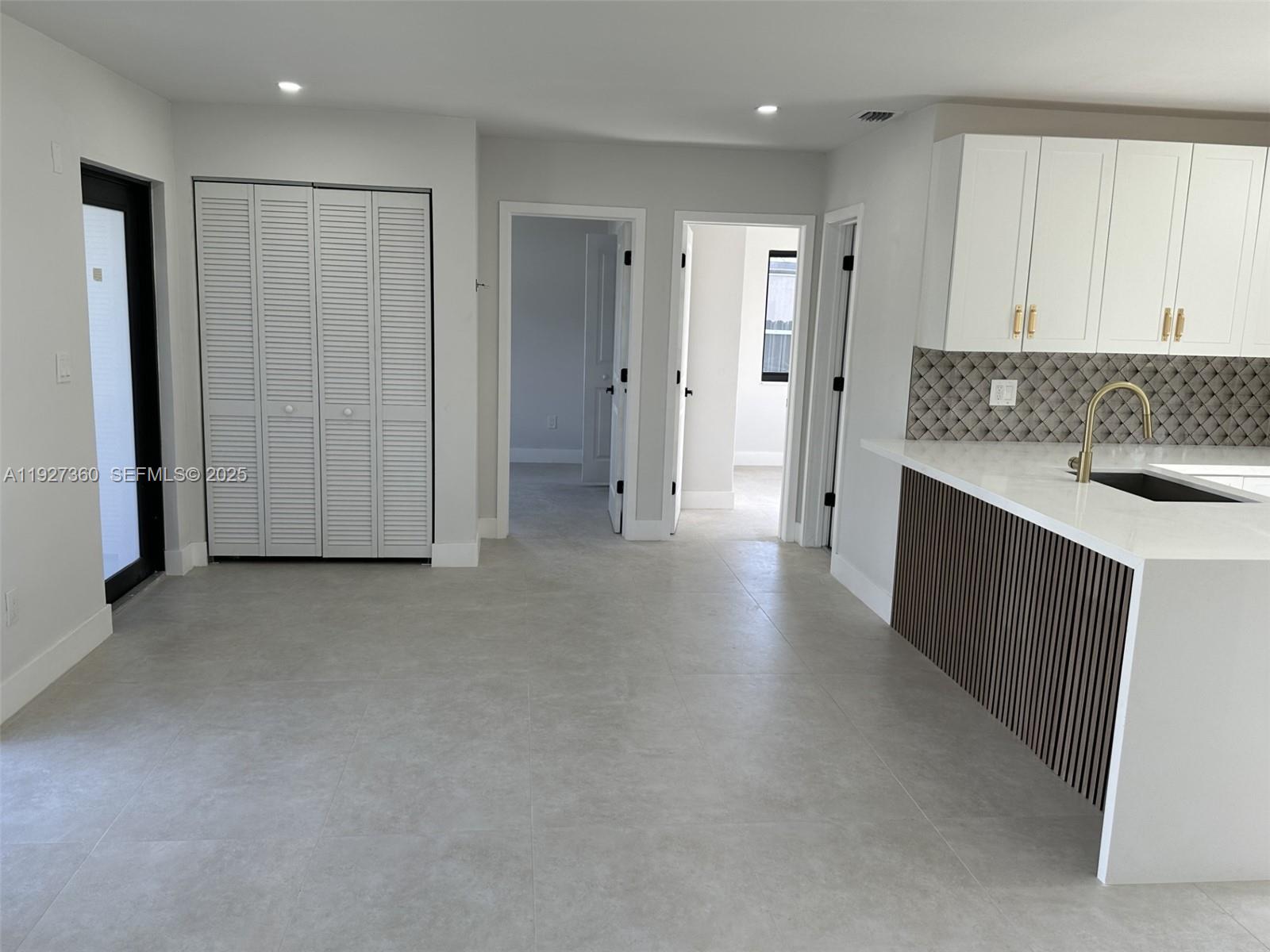 WESTWOOD LAKE 9TH ADDN - Residential