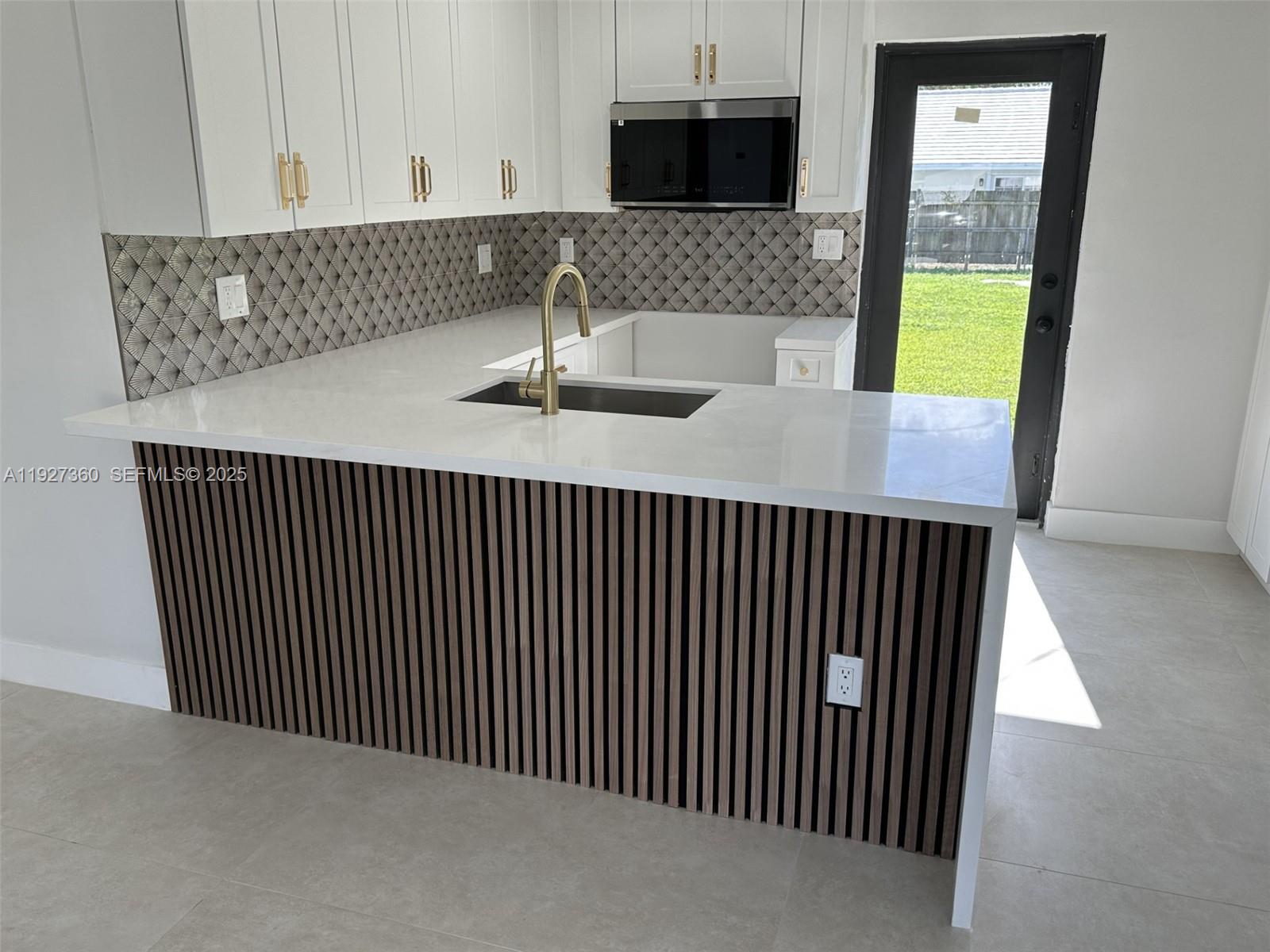 WESTWOOD LAKE 9TH ADDN - Residential