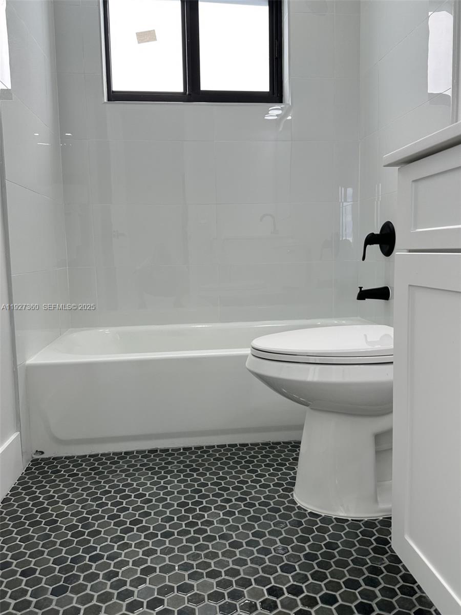 WESTWOOD LAKE 9TH ADDN - Residential