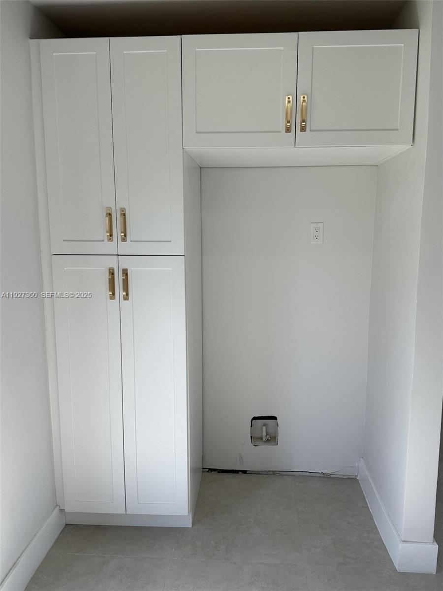 WESTWOOD LAKE 9TH ADDN - Residential