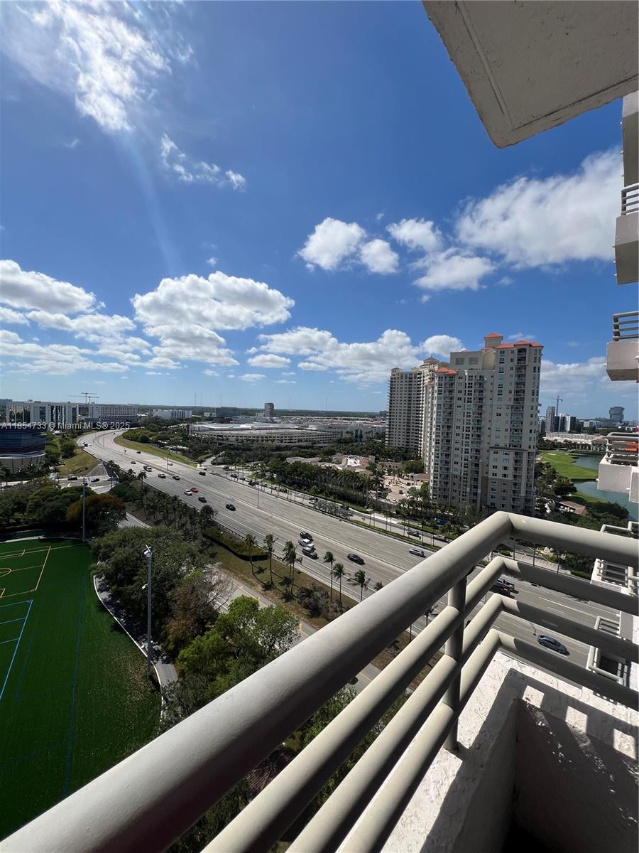 Unbeatable location & lifestyle — the perfect rental in Aventura.
Spacious and bright 2-bedroom, 2-bath unit with a large private balcony and abundant natural light. Ideally located just steps from Aventura Mall, the Circle, and Founders Park — offering tennis, soccer, basketball, and pickleball courts, plus more. Surrounded by top-rated schools, fine dining, supermarkets, and a golf course. Enjoy resort-style amenities that elevate everyday living.