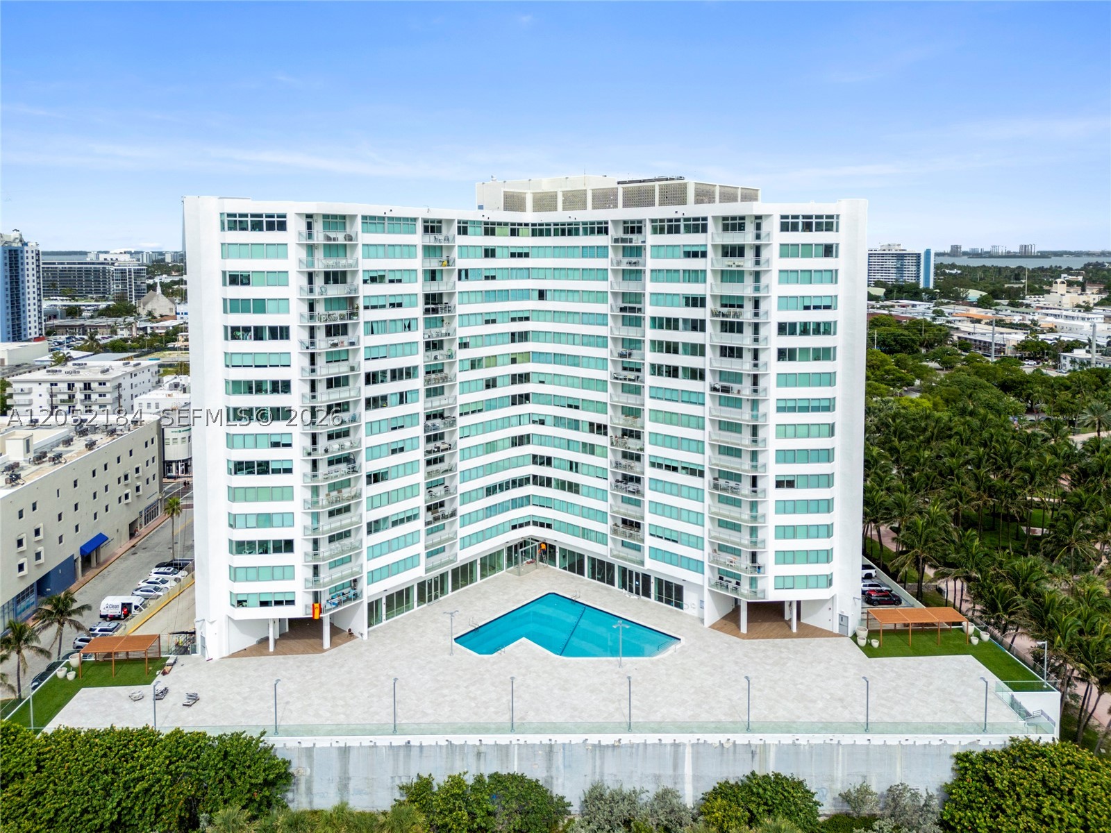 7135 Collins Ave 1535