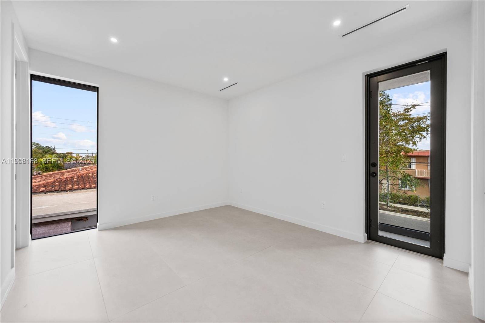 HOUSTON HEIGHTS - Residential