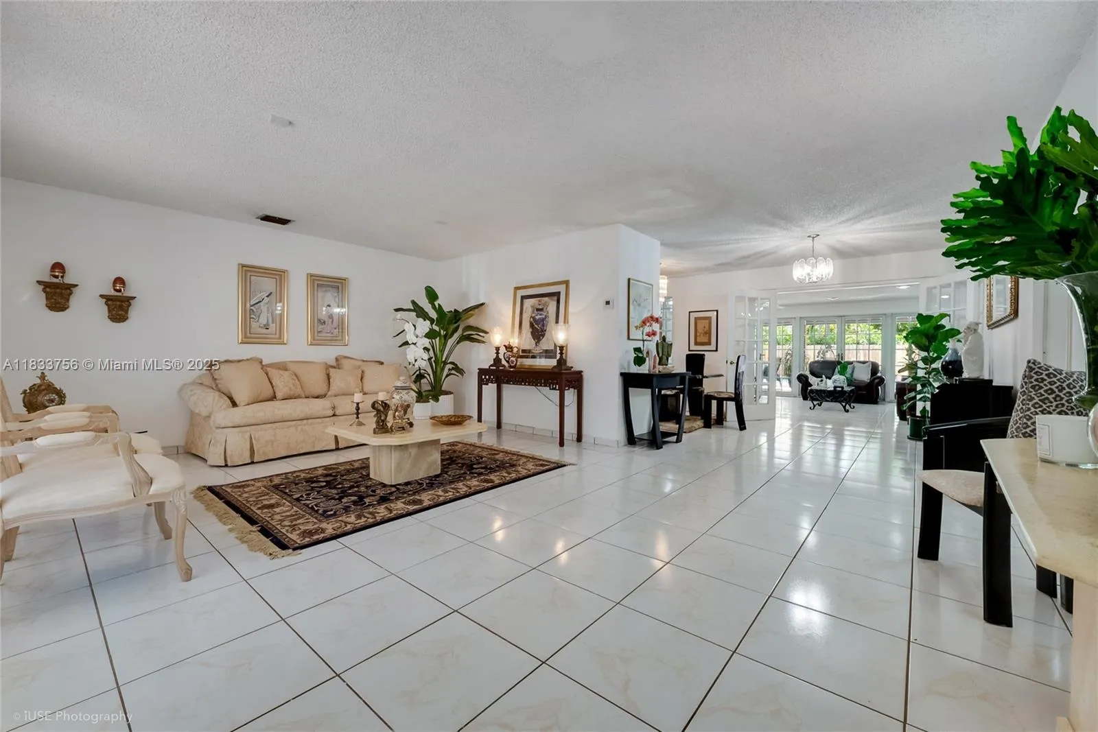Miami, Florida 33165, United States, 4 Bedrooms Bedrooms, ,3 BathroomsBathrooms,Residential,Active,165716