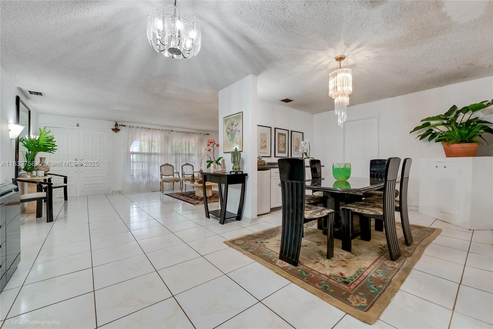 4235 SW 97th Ave, Miami, FL, 33165/$1,190,000 4 4235 SW 97th Ave