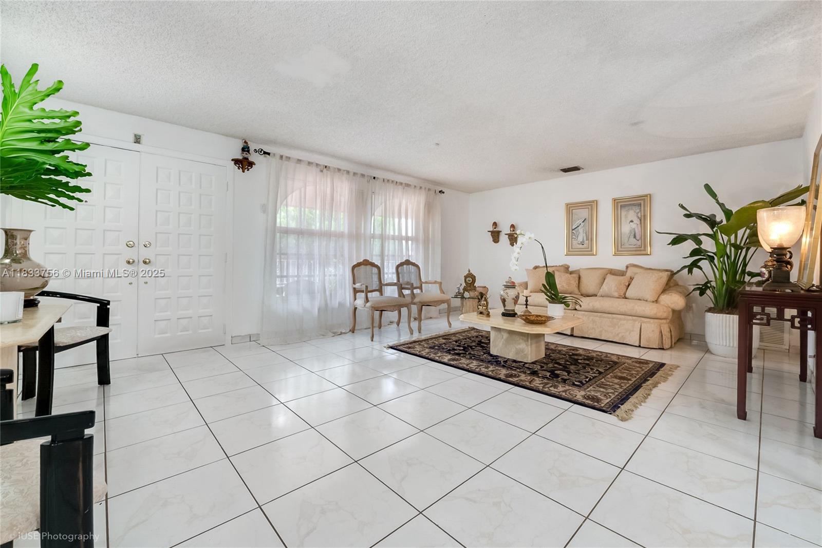 4235 SW 97th Ave, Miami, FL, 33165/$1,190,000 2 4235 SW 97th Ave