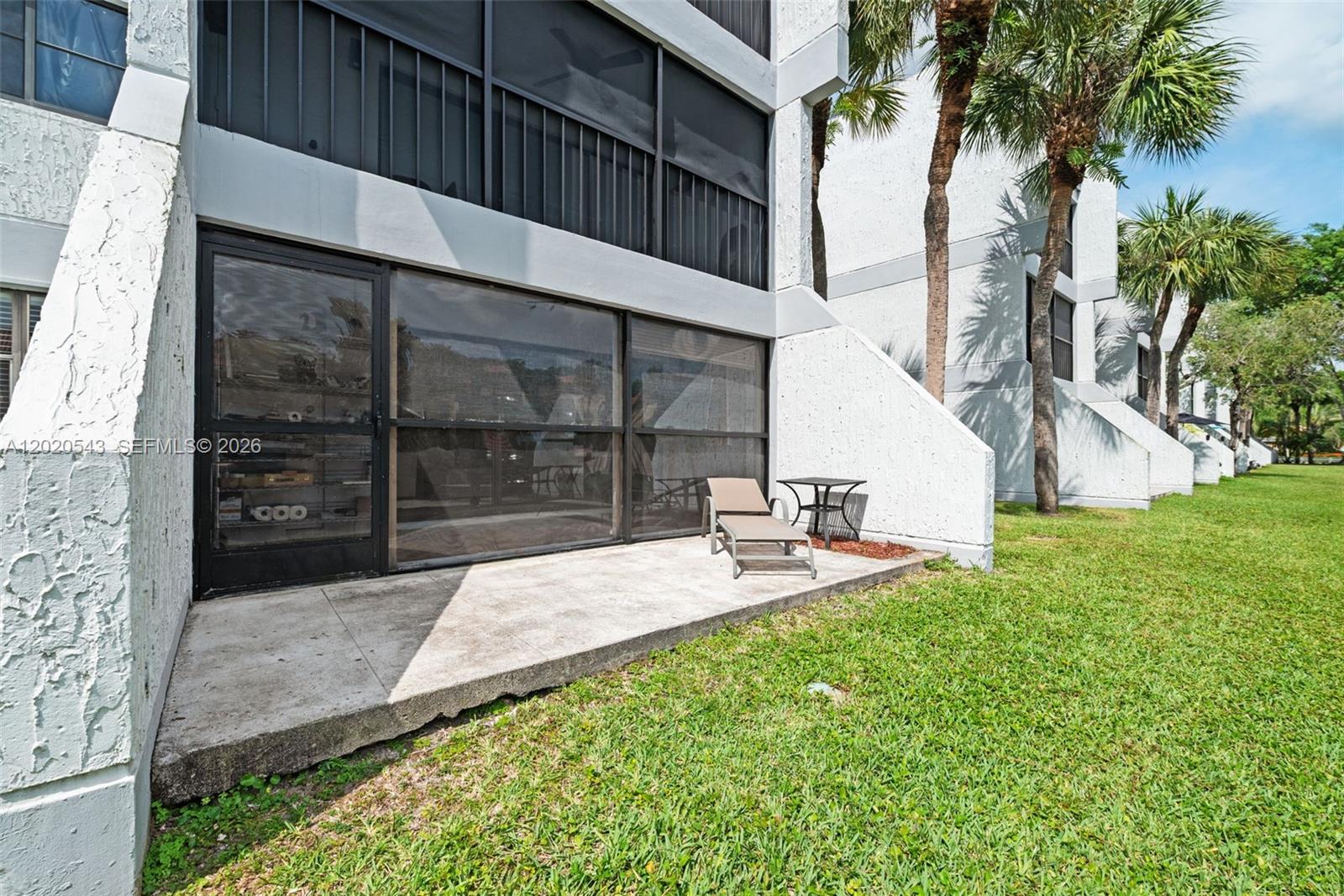 BUILDING SIX OF RACQUET C - Residential