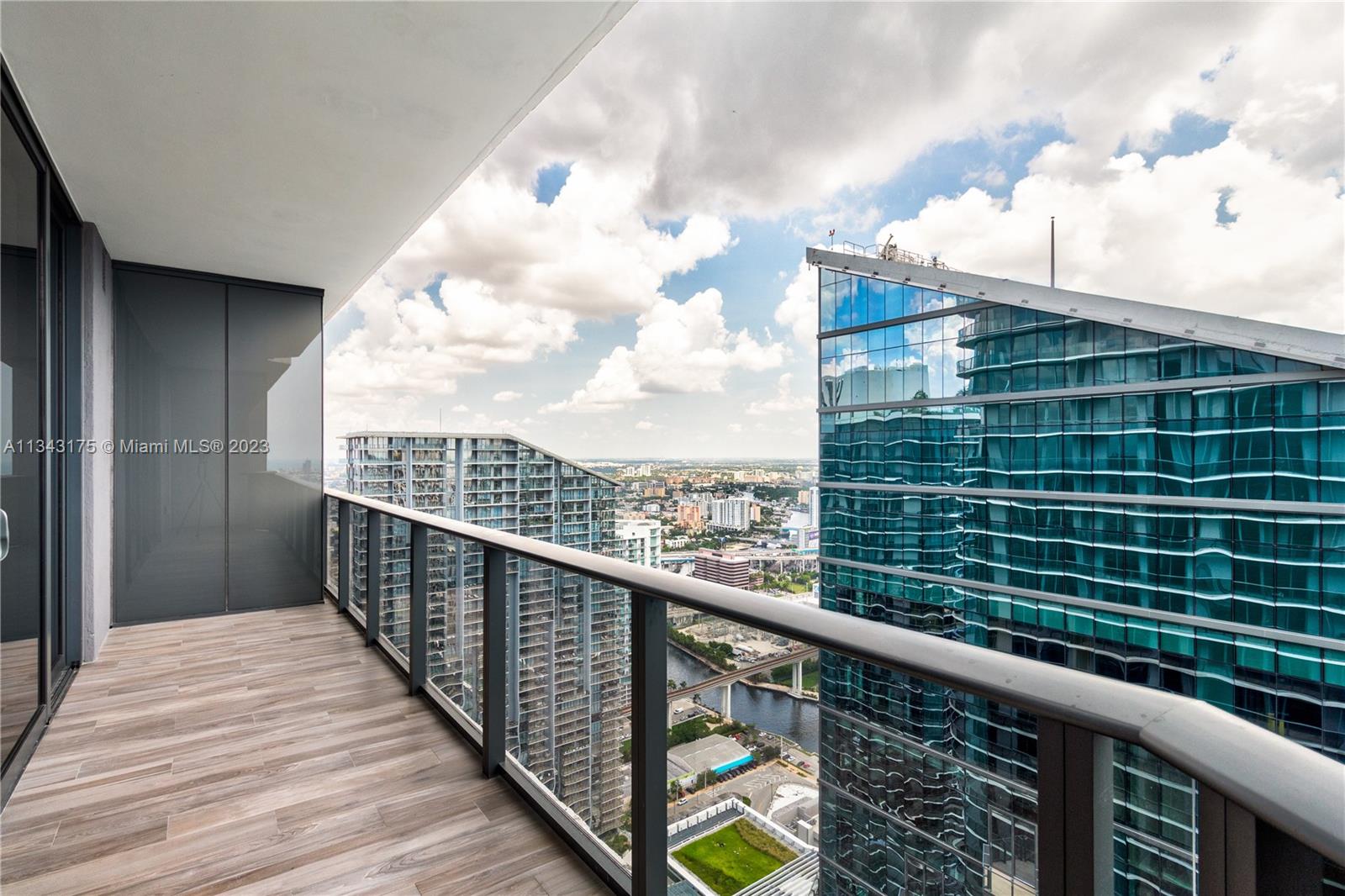 Photo 6 of 23 of 801 S Miami Ave 4906 condo