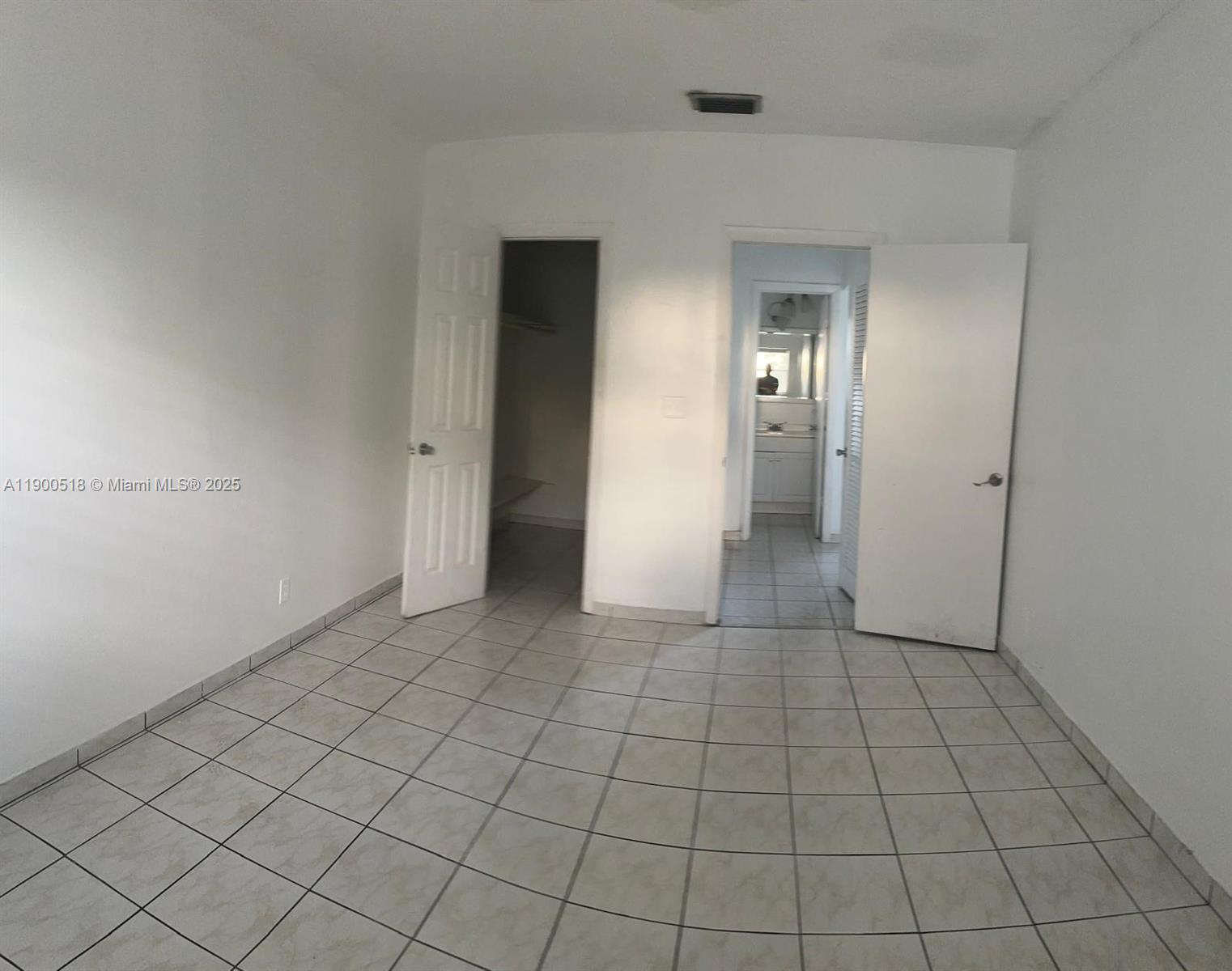 PARADISE GARDENS INC COND - Residential Lease